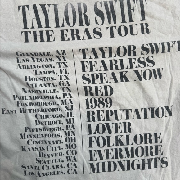 Taylor Swift The Eras Tour Women’s Cream Tour Tshirt XS 20x24 - Picture 3 of 5